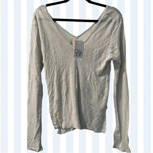 CHASER NWT DISTRESSED VNECK LIGHT GRAY TOP SIZE MEDIUM - Picture 1 of 5